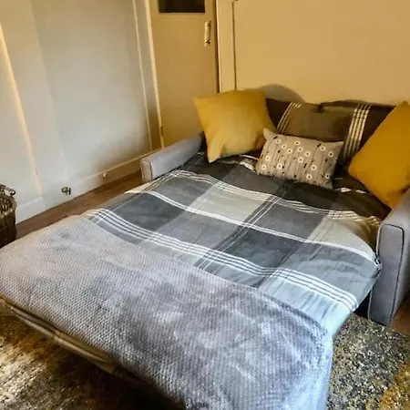 Large Cottage, Beach, Pubs Shops, Netflix, Bbq, Dog Friendly *