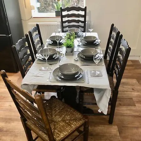 Prázdninový dům Large Cottage, Beach, Pubs Shops, Netflix, Bbq, Dog Friendly