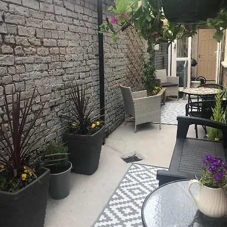 Large Cottage, Beach, Pubs Shops, Netflix, Bbq, Dog Friendly Hunmanby