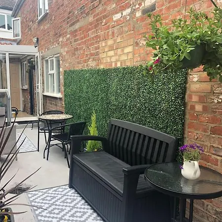 Large Cottage, Beach, Pubs Shops, Netflix, Bbq, Dog Friendly * Hunmanby