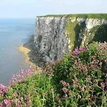 度假居 Large Cottage, Beach, Pubs Shops, Netflix, Bbq, Dog Friendly 亨曼比